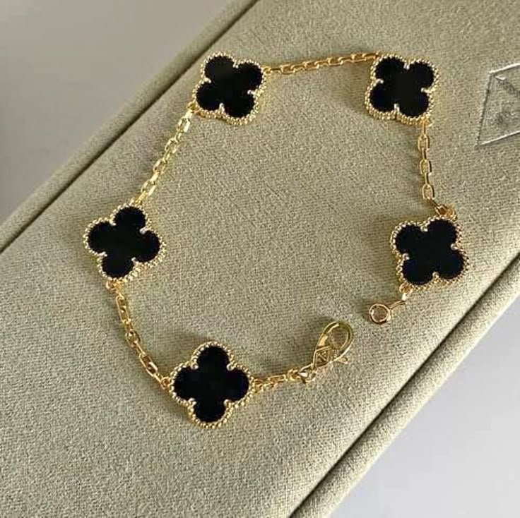 Pulsera Celestine black
