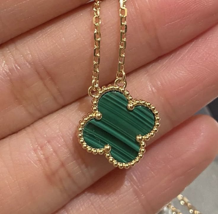 Collar Celestine green sencillo
