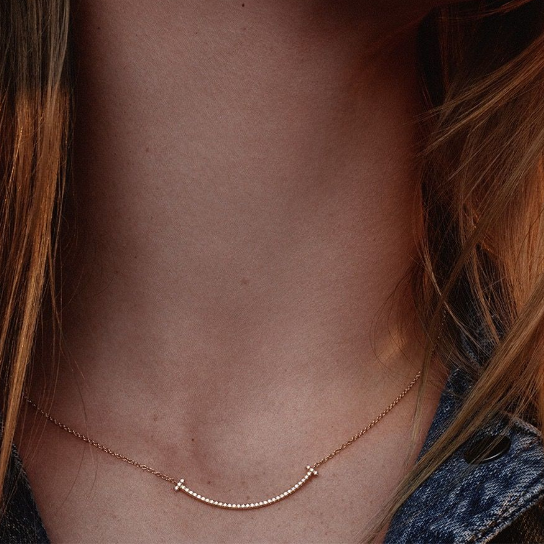 Collar Smile